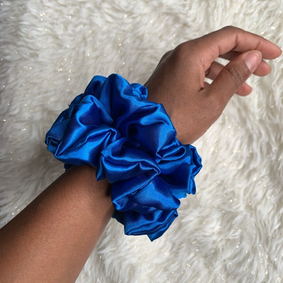 Set of 2 Medium Satin Hair Scrunchies. - Picture 2 of 2